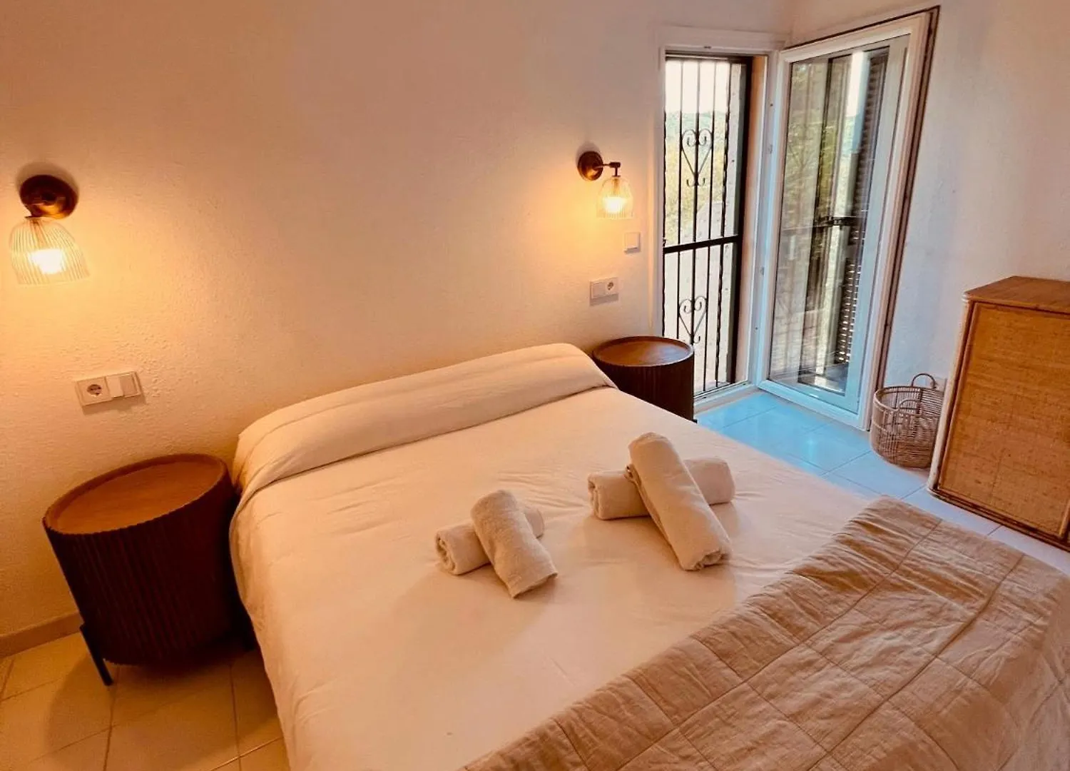 Almadrava Dream: Costa Brava Apartment Roses